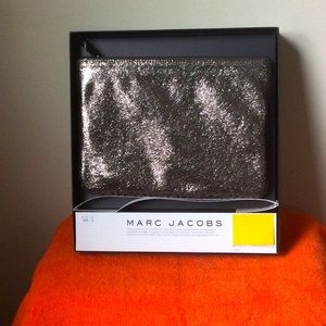 Marc Jacobs Metallic Leather Pouch. New In Box! 9.5” x 7” Zippered Clutch